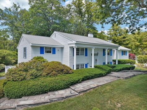 19 Momrow Court Menands NY 12204