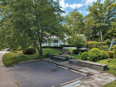 19 Momrow Court Menands NY 12204