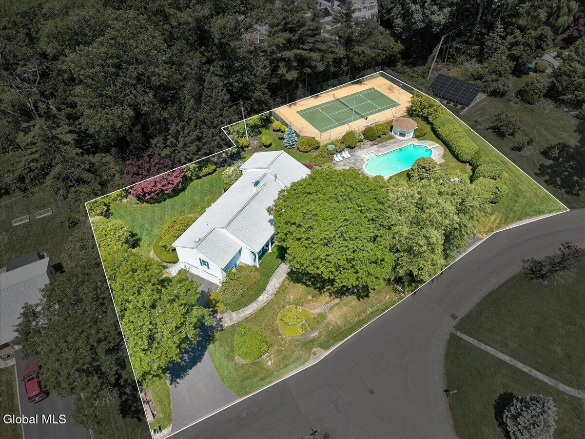19 Momrow Court Menands NY 12204