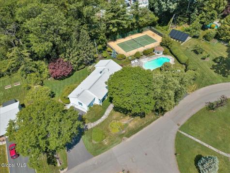 19 Momrow Court Menands NY 12204