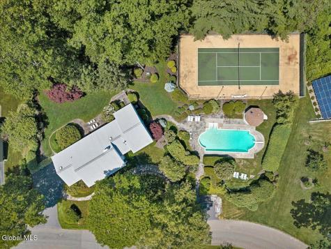 19 Momrow Court Menands NY 12204