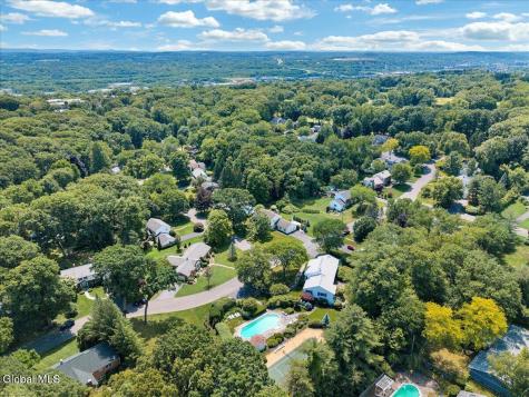 19 Momrow Court Menands NY 12204