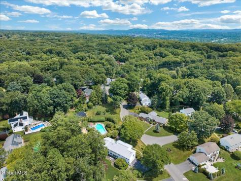 19 Momrow Court Menands NY 12204