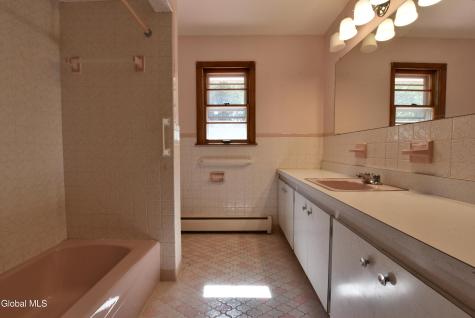 386 Church Road Albany NY 12203