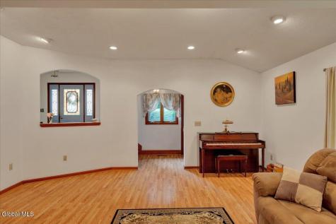 64 Ford Road Troy NY 12180