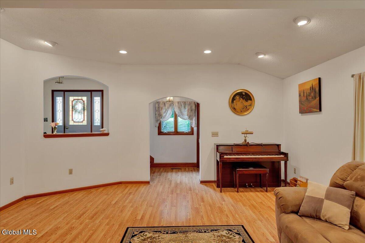 64 Ford Road Troy NY 12180
