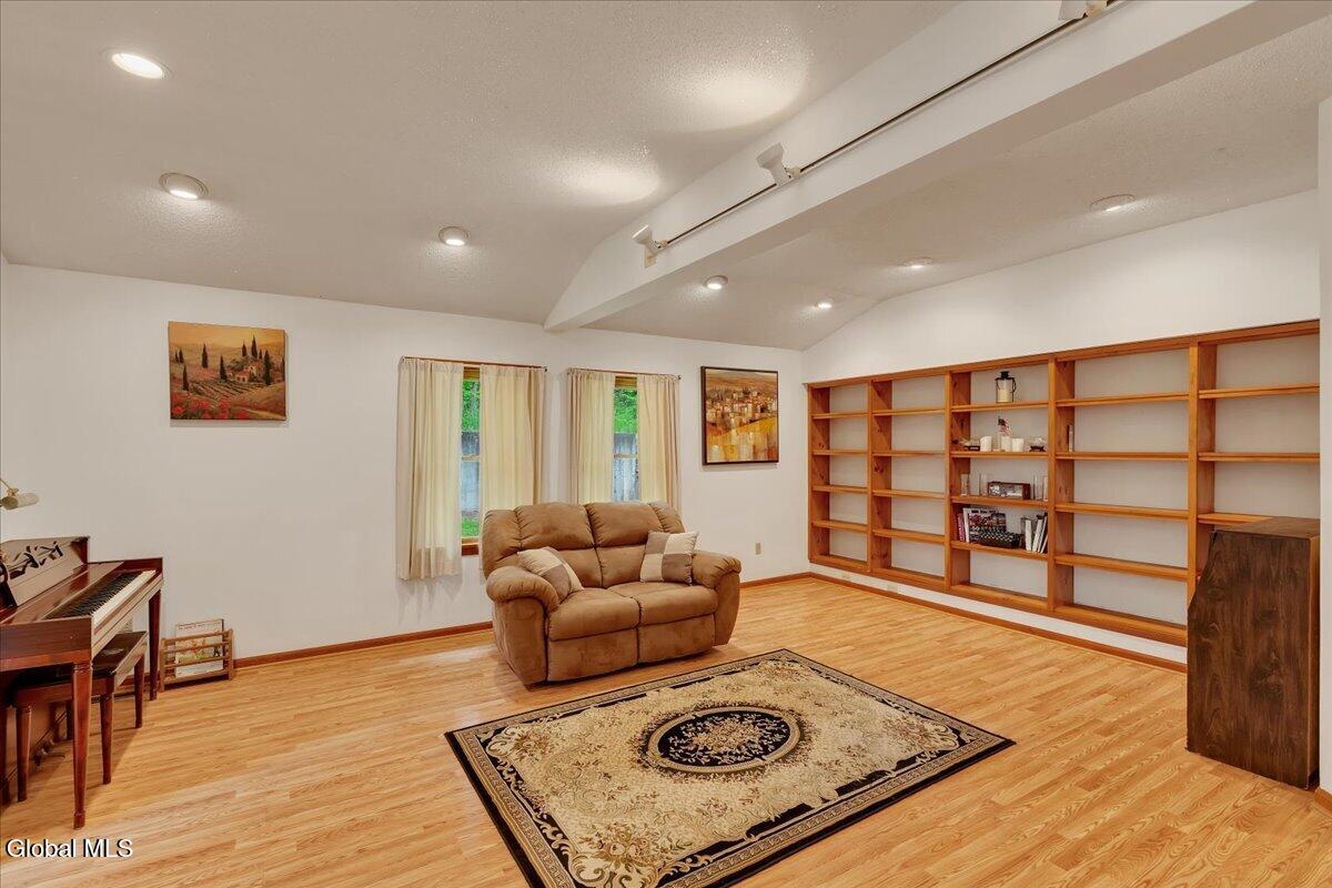 64 Ford Road Troy NY 12180
