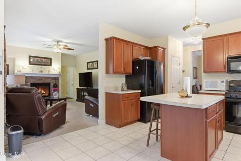 12 Patriot Circle Clifton Park NY 12065