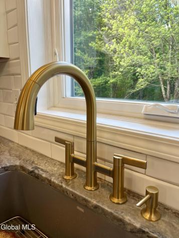 79 Glass Lake Road Averill Park NY 12018