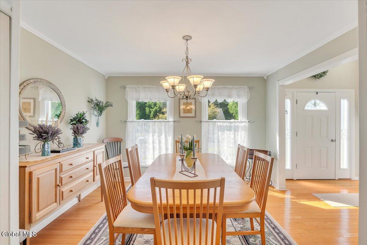 17 Christopher Way Halfmoon NY 12065