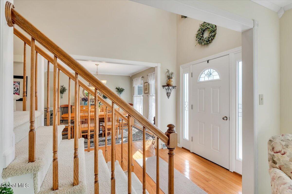 17 Christopher Way Halfmoon NY 12065