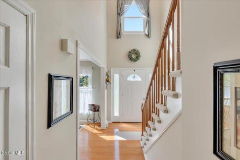 17 Christopher Way Halfmoon NY 12065