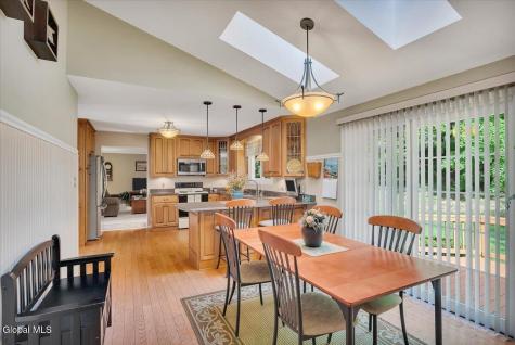 17 Christopher Way Halfmoon NY 12065