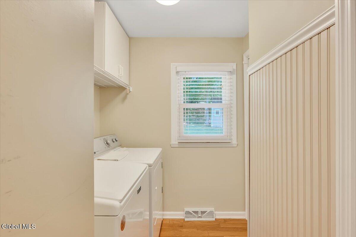 17 Christopher Way Halfmoon NY 12065