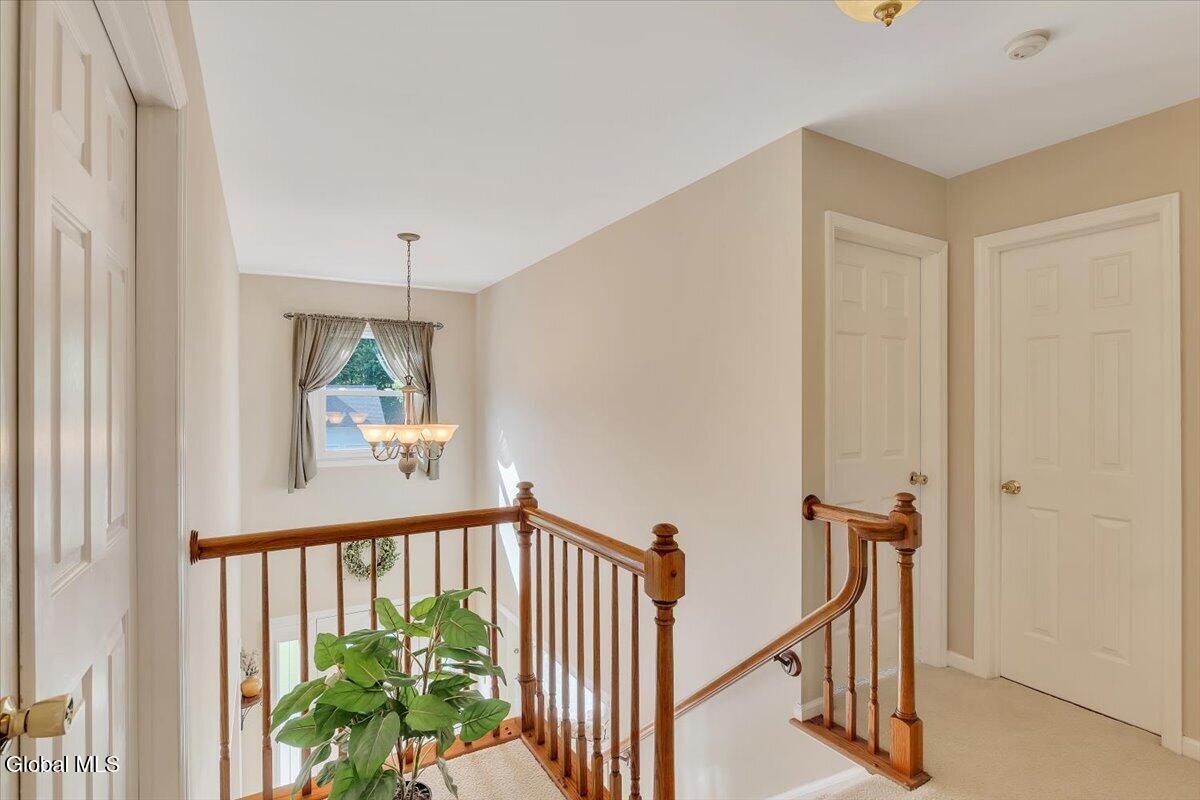 17 Christopher Way Halfmoon NY 12065