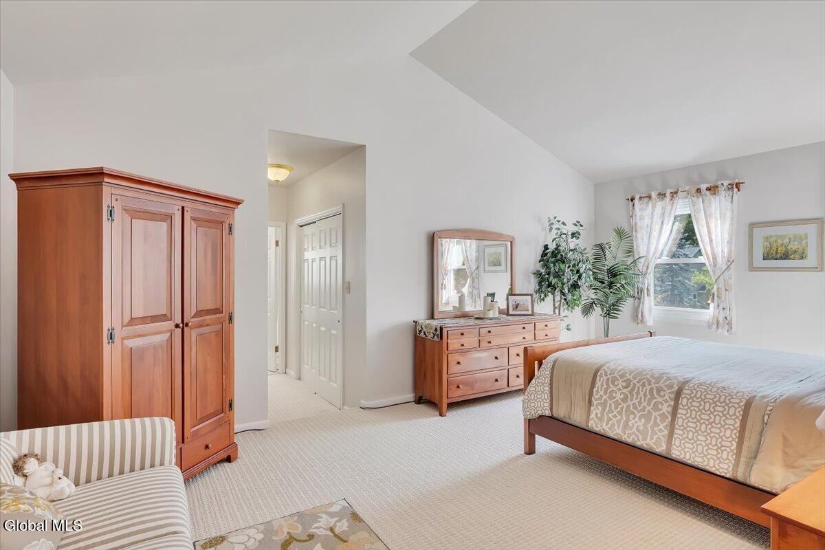 17 Christopher Way Halfmoon NY 12065