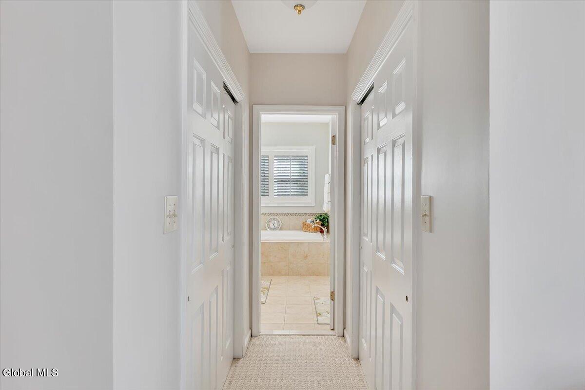 17 Christopher Way Halfmoon NY 12065