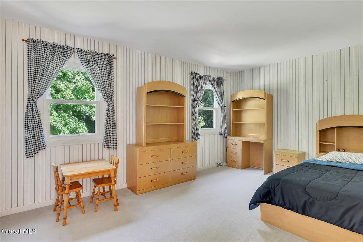 17 Christopher Way Halfmoon NY 12065