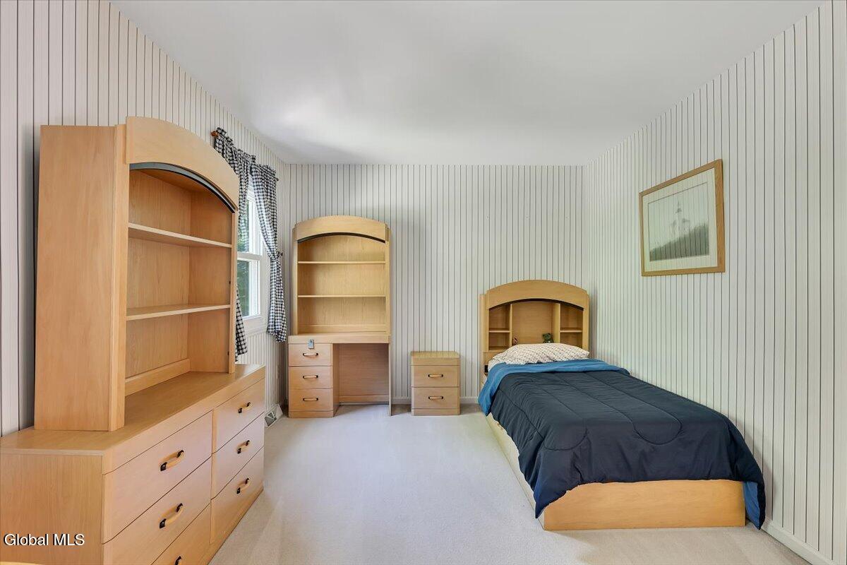 17 Christopher Way Halfmoon NY 12065