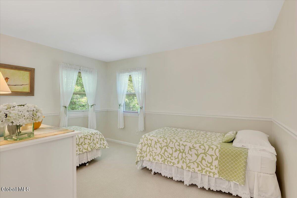 17 Christopher Way Halfmoon NY 12065
