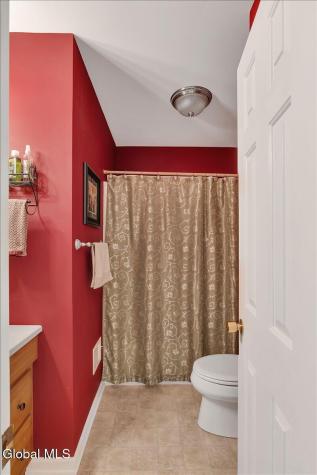 17 Christopher Way Halfmoon NY 12065