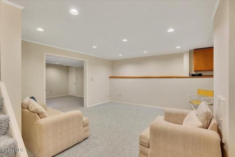 17 Christopher Way Halfmoon NY 12065