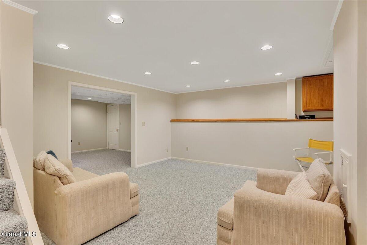 17 Christopher Way Halfmoon NY 12065