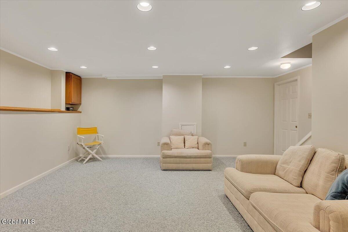 17 Christopher Way Halfmoon NY 12065