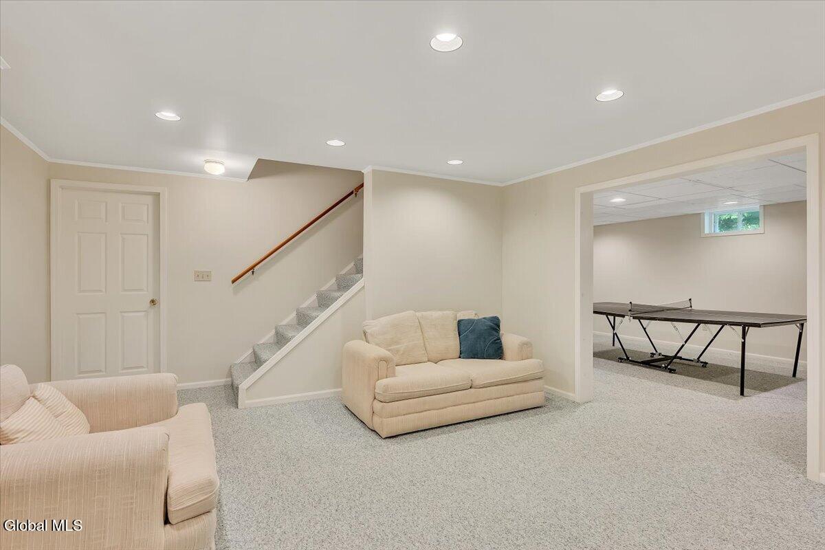 17 Christopher Way Halfmoon NY 12065