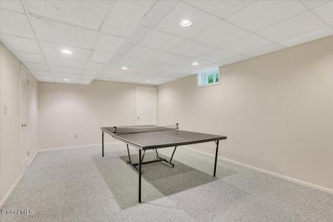 17 Christopher Way Halfmoon NY 12065