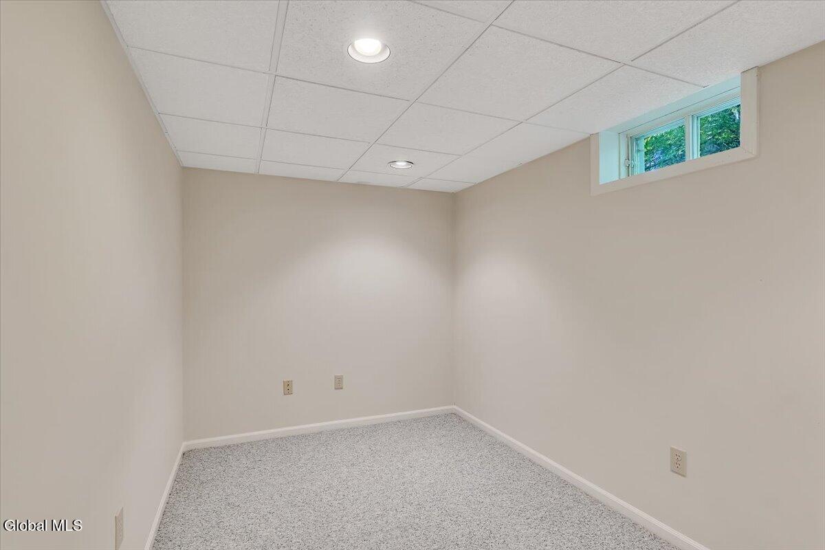 17 Christopher Way Halfmoon NY 12065