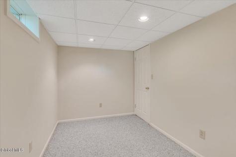 17 Christopher Way Halfmoon NY 12065