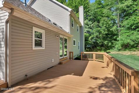17 Christopher Way Halfmoon NY 12065
