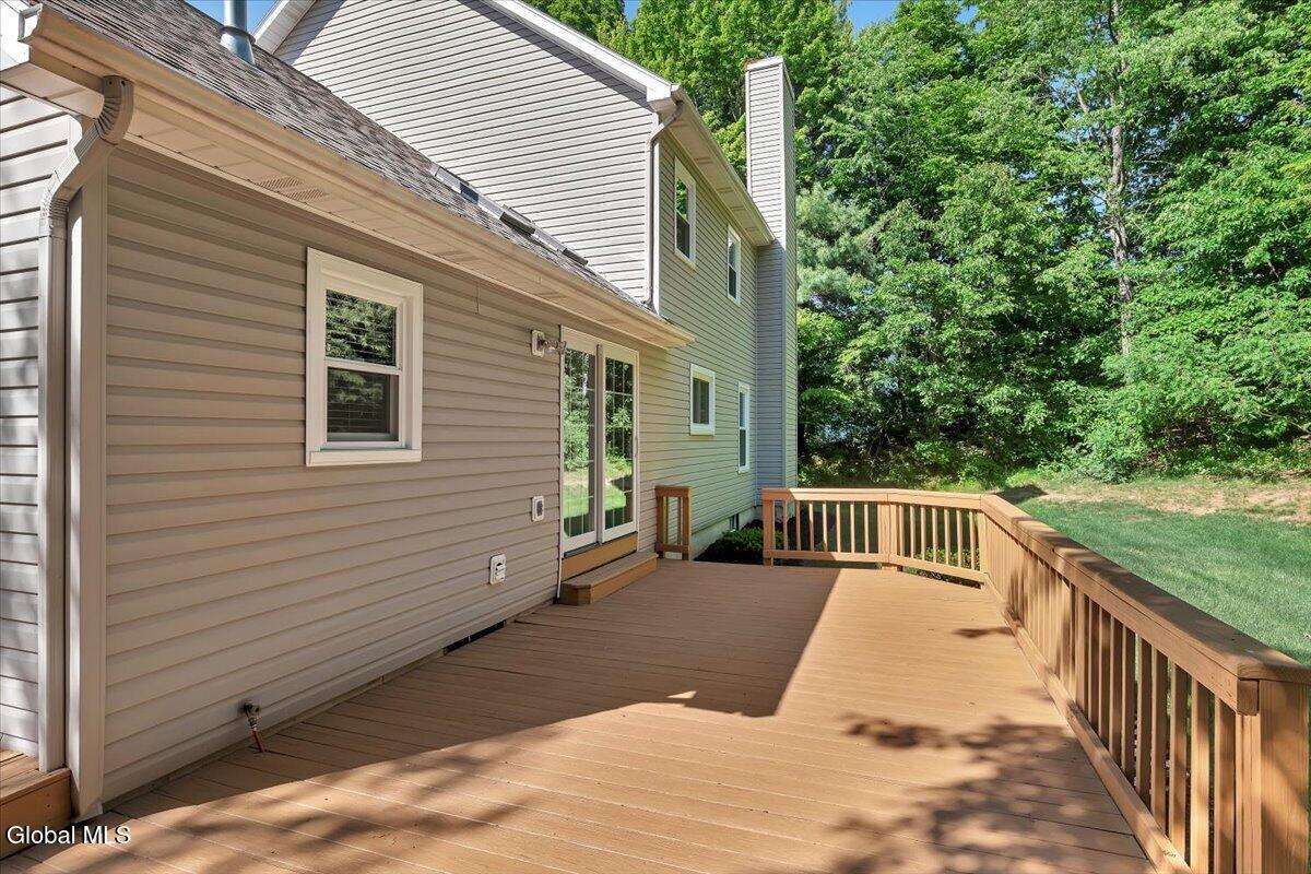 17 Christopher Way Halfmoon NY 12065