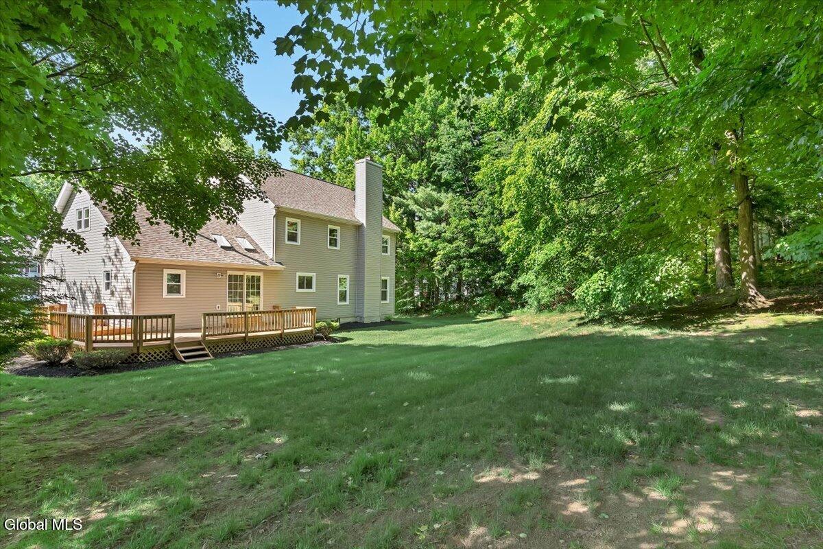 17 Christopher Way Halfmoon NY 12065