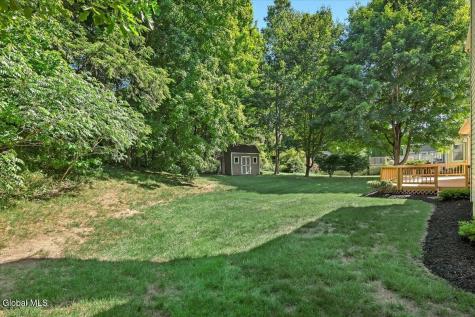 17 Christopher Way Halfmoon NY 12065
