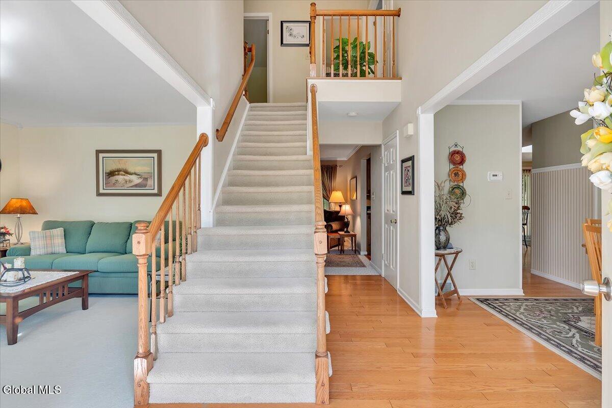 17 Christopher Way Halfmoon NY 12065