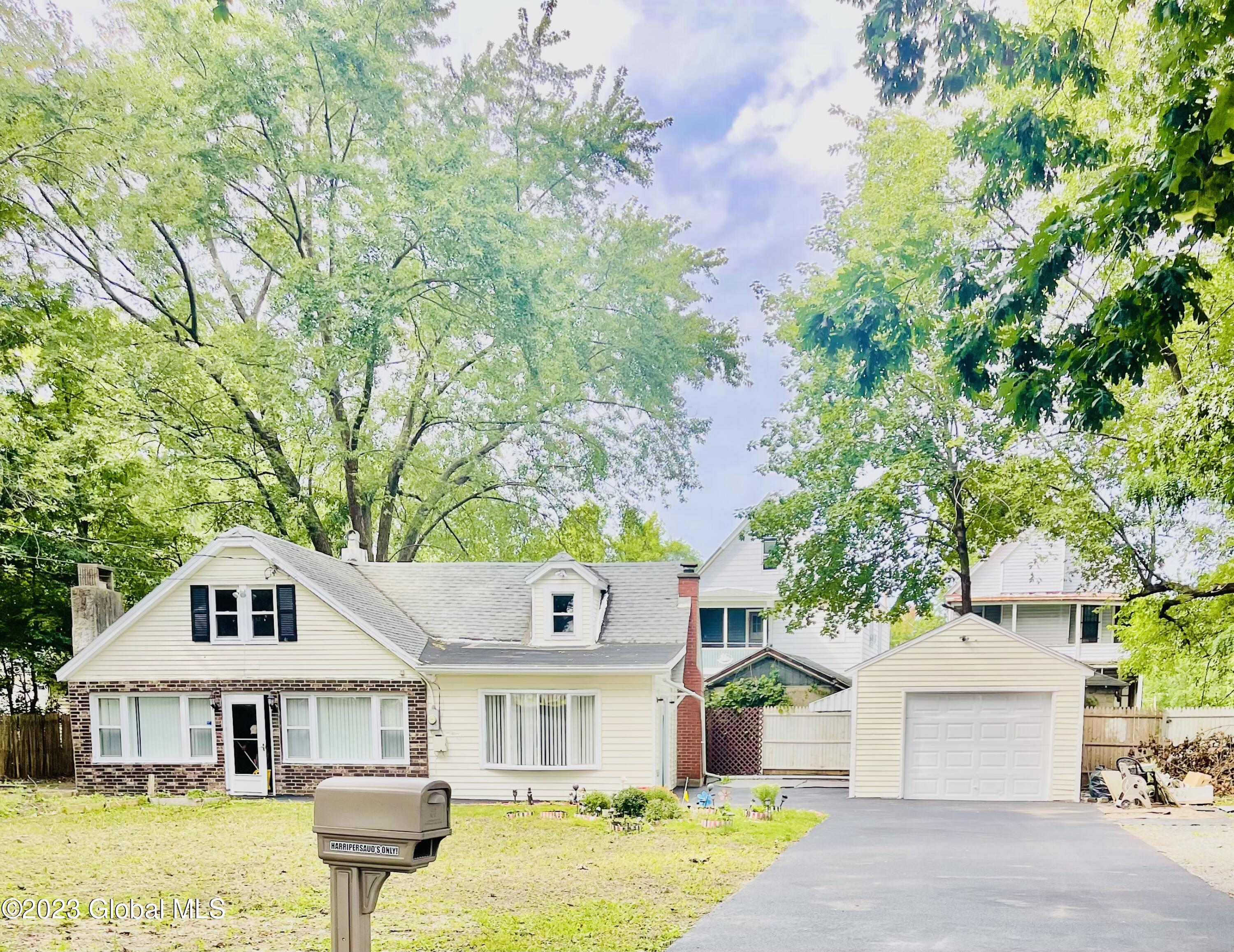 165 Tremont Avenue Schenectady NY 12304