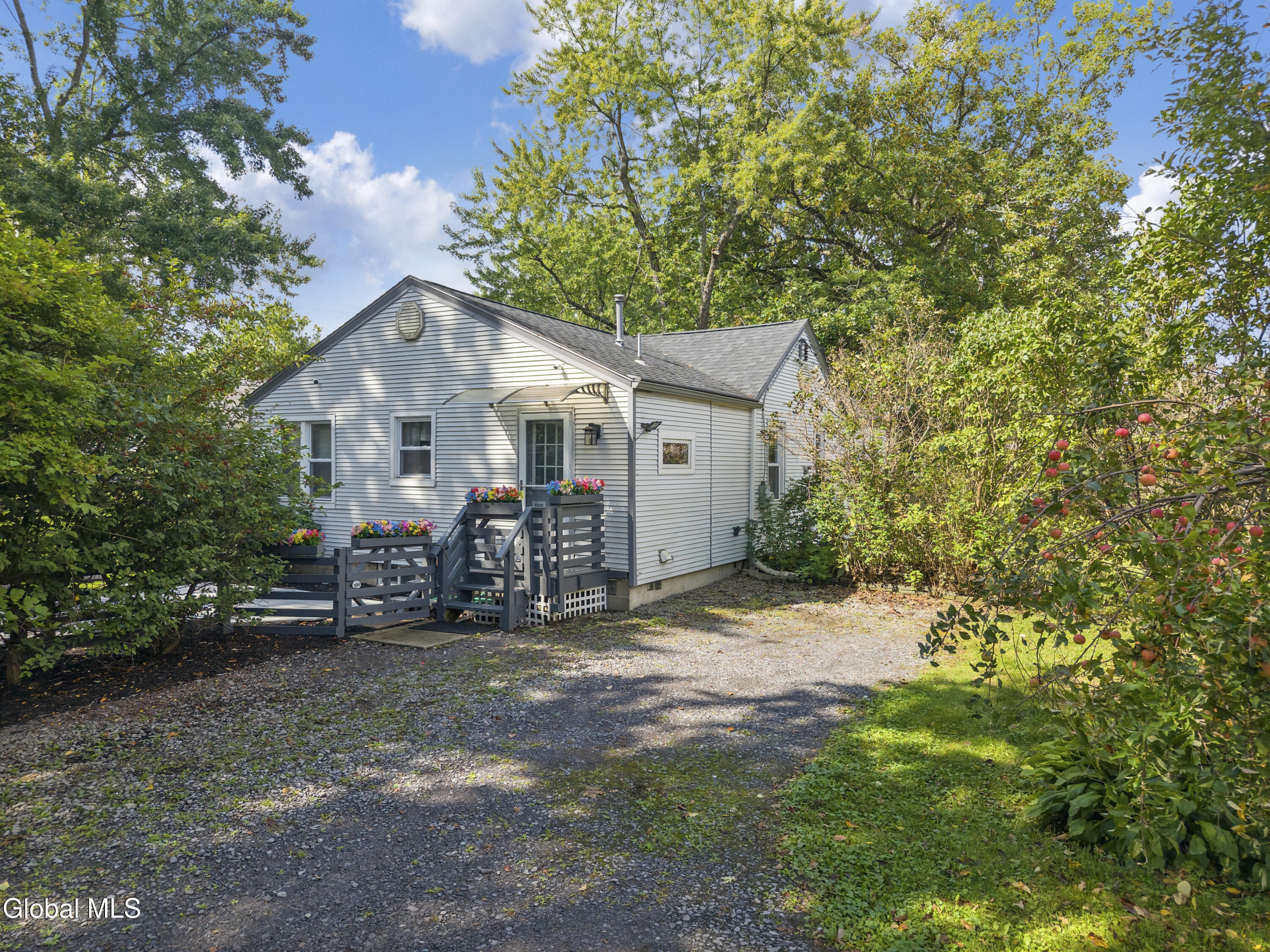 1713 Hillside Avenue Niskayuna NY 12309