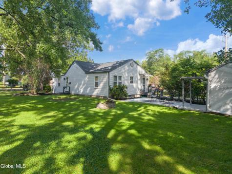 1713 Hillside Avenue Niskayuna NY 12309