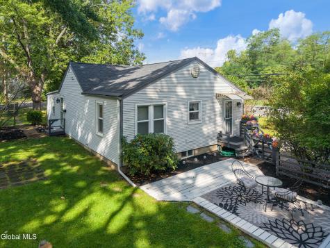 1713 Hillside Avenue Niskayuna NY 12309