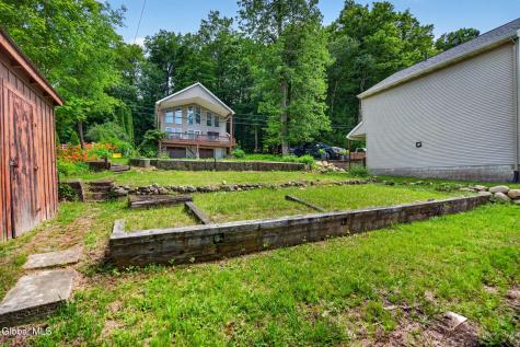 3015 W Shore Drive Galway NY 12086