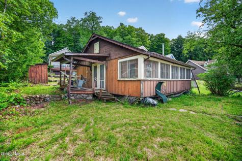3015 W Shore Drive Galway NY 12086