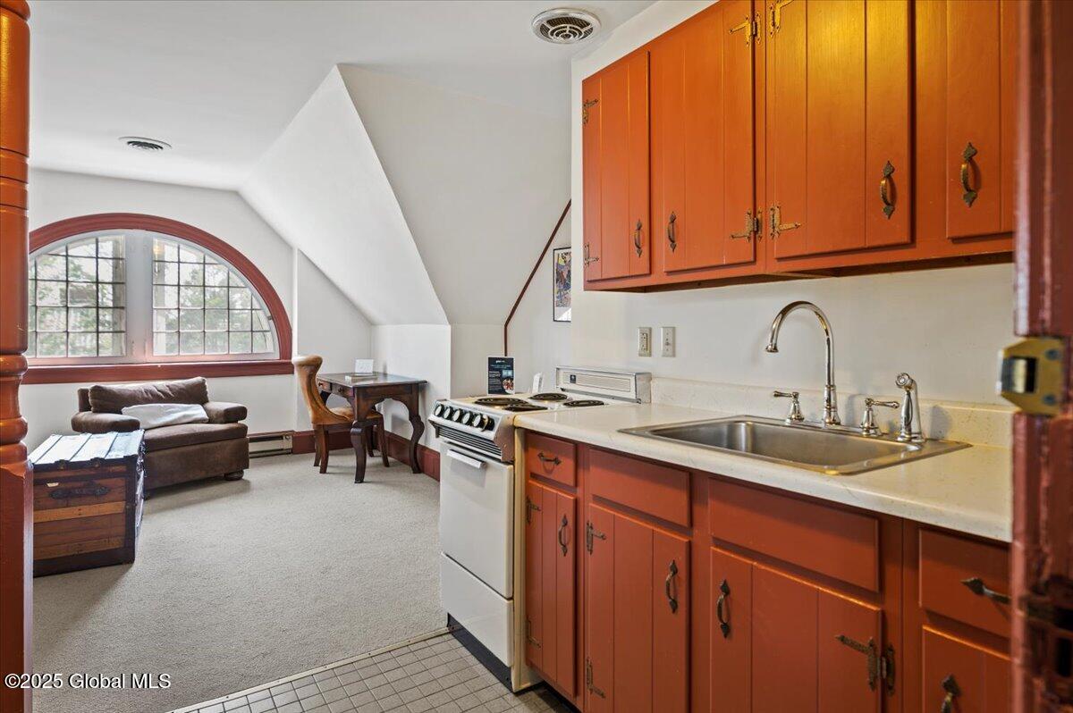 605 N Broadway Saratoga Springs NY 12866