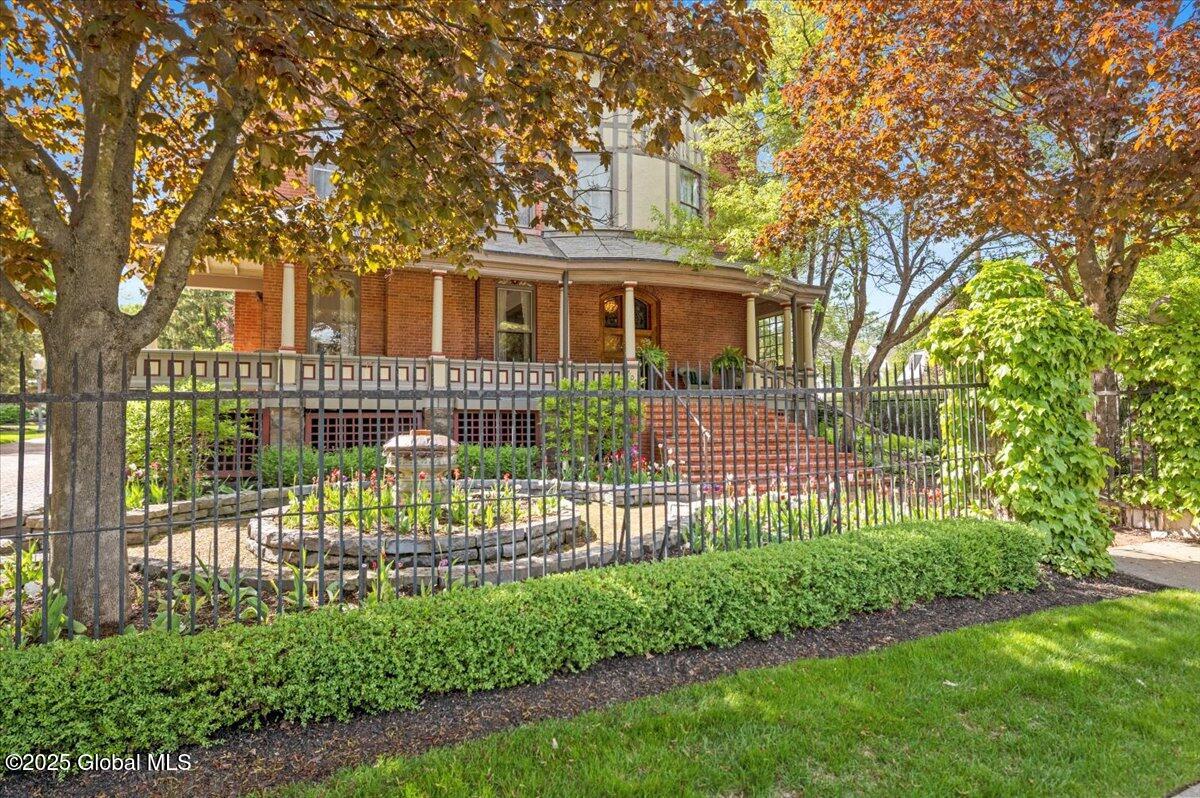 605 N Broadway Saratoga Springs NY 12866