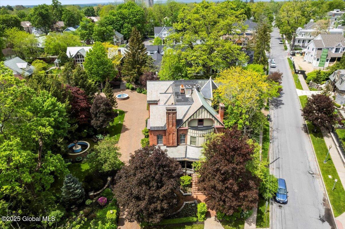 605 N Broadway Saratoga Springs NY 12866