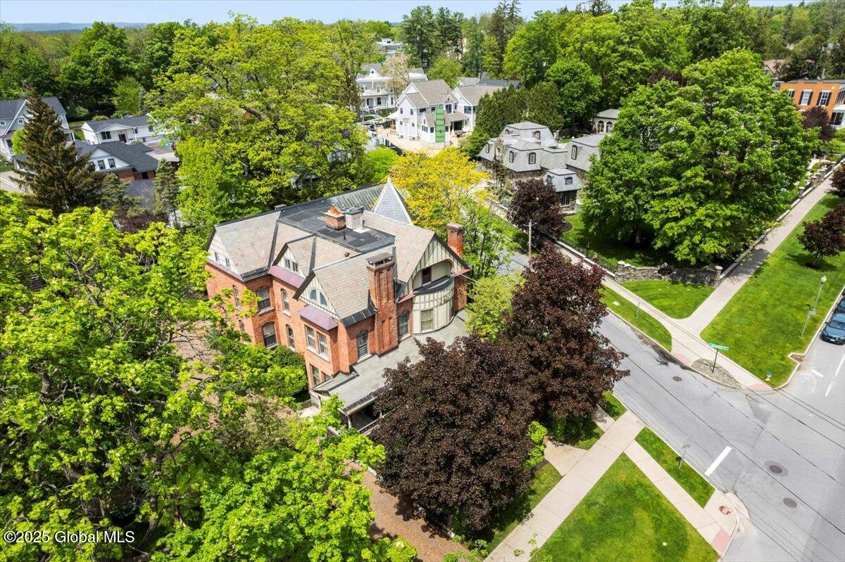 605 N Broadway Saratoga Springs NY 12866