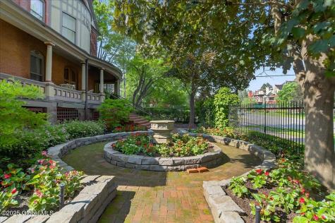 605 N Broadway Saratoga Springs NY 12866