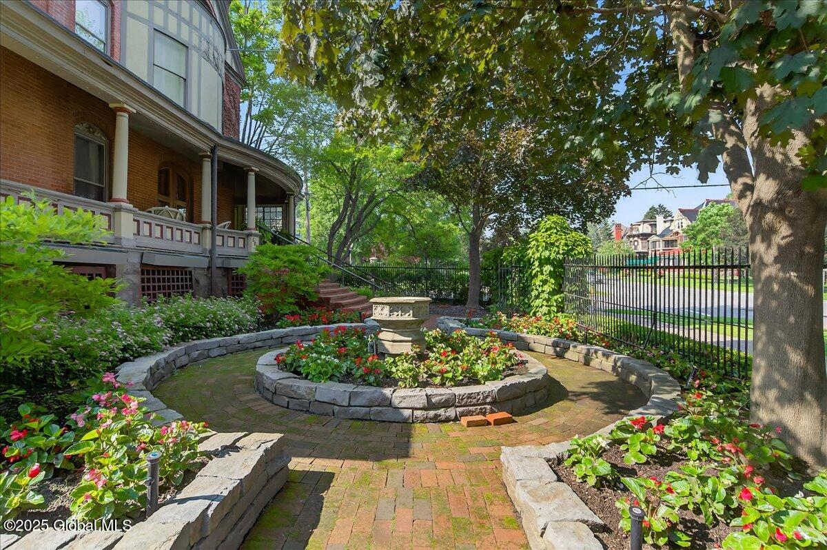 605 N Broadway Saratoga Springs NY 12866
