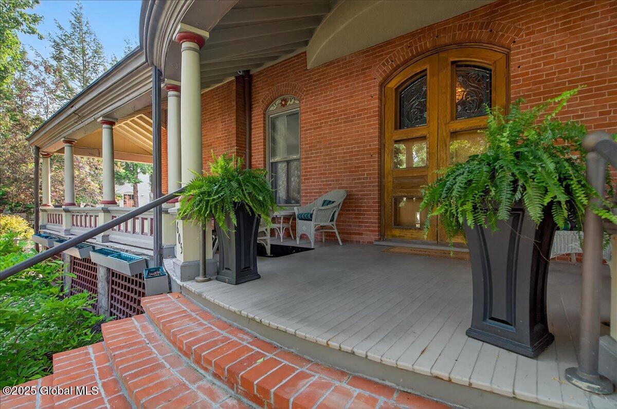 605 N Broadway Saratoga Springs NY 12866